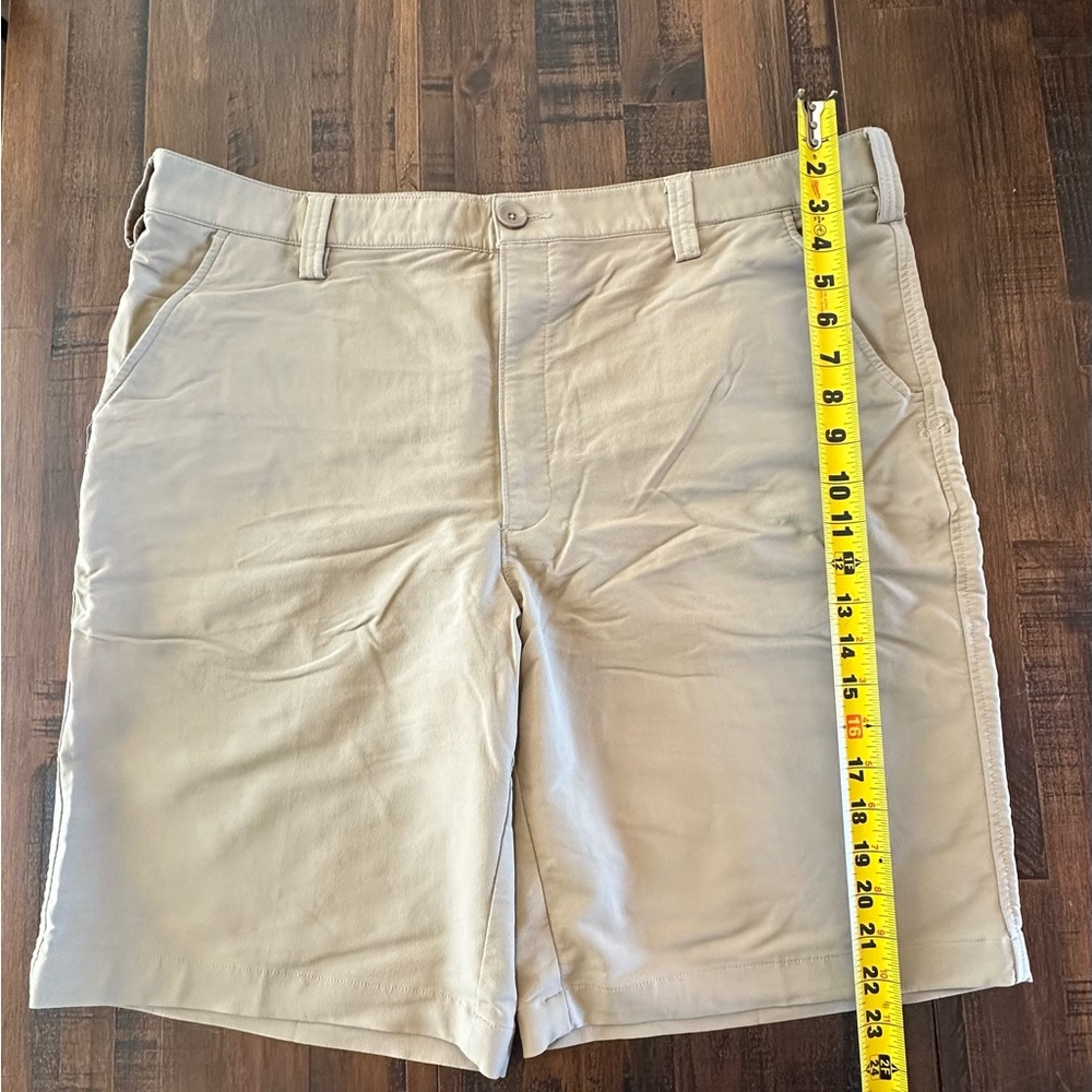 Under Armour Tech Shorts Men’s Size 40